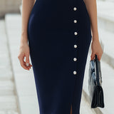 Elegancka sukienka midi bodycon z perłowym dekoltem i guzikiem