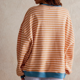 Pola | Oversizowy Sweter w Paski z Rekawami Nietoperz