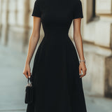 Klasyczna Elegancja Sukienka Midi w Kształcie Litery A
