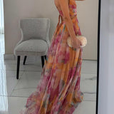 Elegancka Sukienka Maxi w Kwiatowy Wzór z Dekoltem w Serek