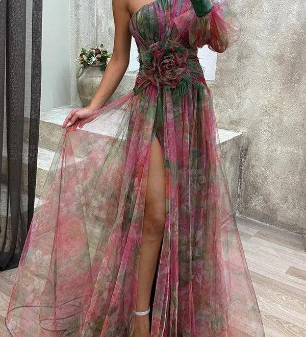 Malownicza Sukienka Maxi z Tulle w Kwiaty z Jednym Rękawem i Rozcięciem
