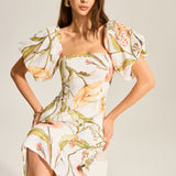 Sukienka w Kwiaty z Puff Sleeve i Odkrytym Plecami