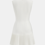Sukienka mini bez rękawów z metalicznymi detalami, slim fit, plisowana