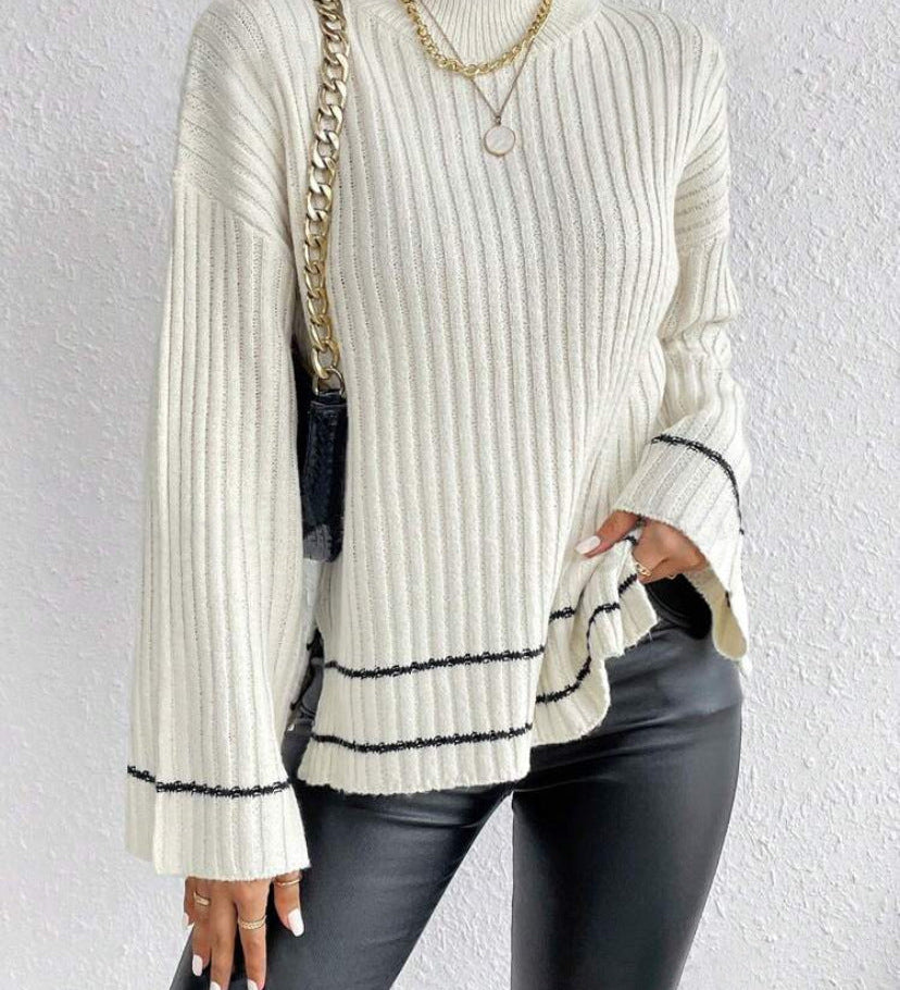 Aldona | Prazkowany Sweter z Golfem