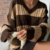 Amelia | Sweter w Paski z Warkoczowym Splotem