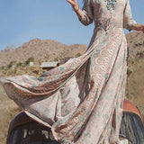 Sukienka Maxi w Stylu Boho z Rozcięciem