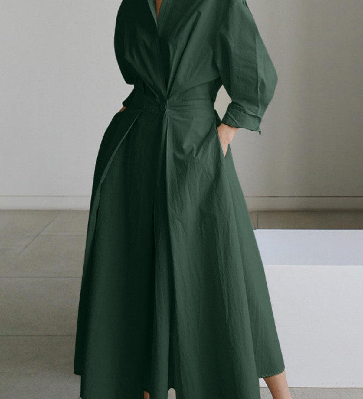 Elegancka Midi Sukienka z Zapięciem i Kołnierzykiem